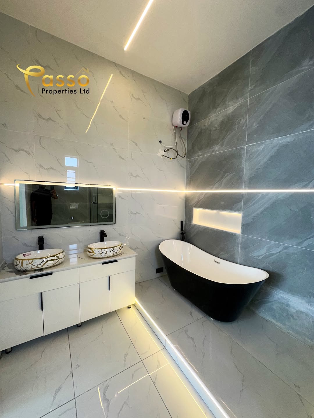 Sleek 5-Bed VGC Haven with Resort-Style Pool & BQ