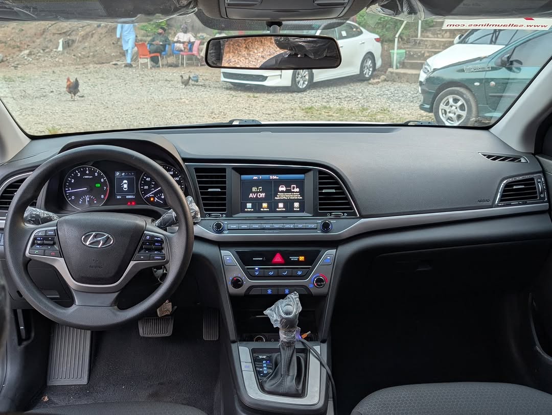 2017 Hyundai Elantra: Duty-Paid & Immaculate
