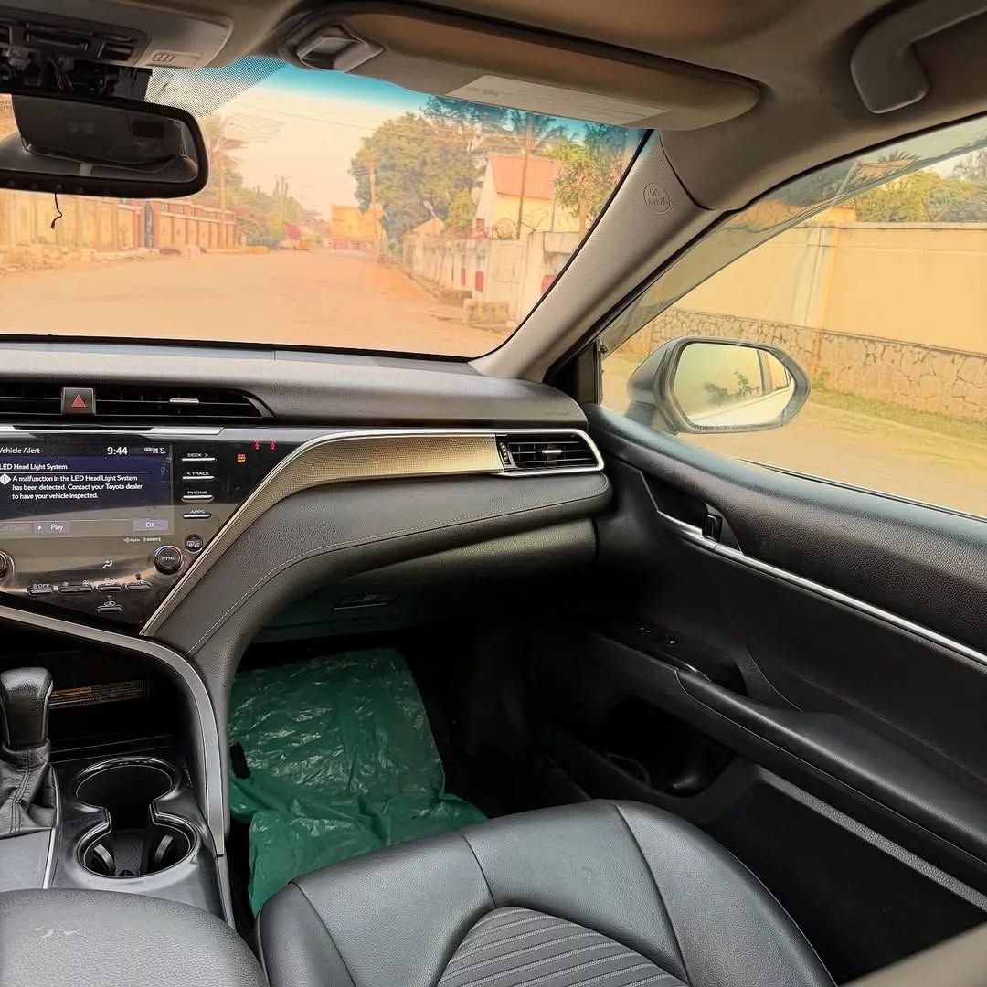 2018 Camry SE: Keyless & Wireless Charging