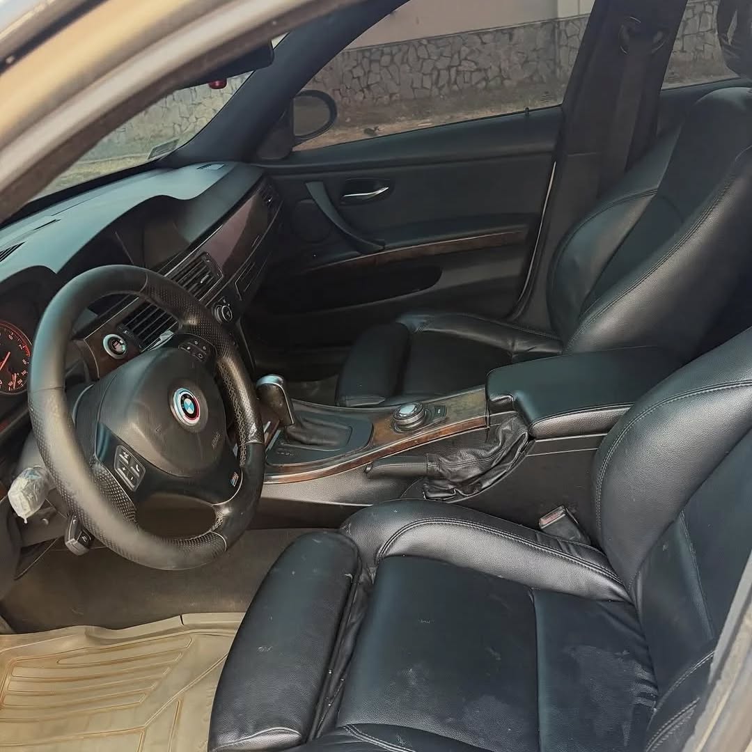 Immaculate BMW E90: 7M