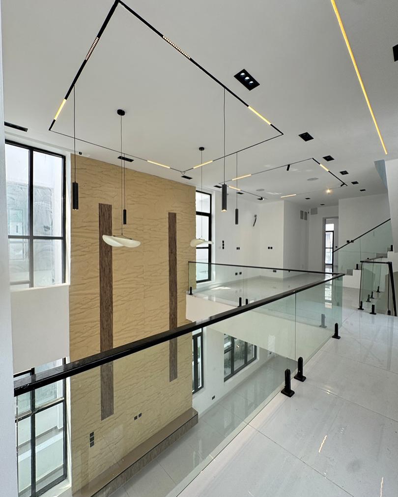 Cinematic Luxury: 5-Bed Duplex with Pool & Cinema in Osapa