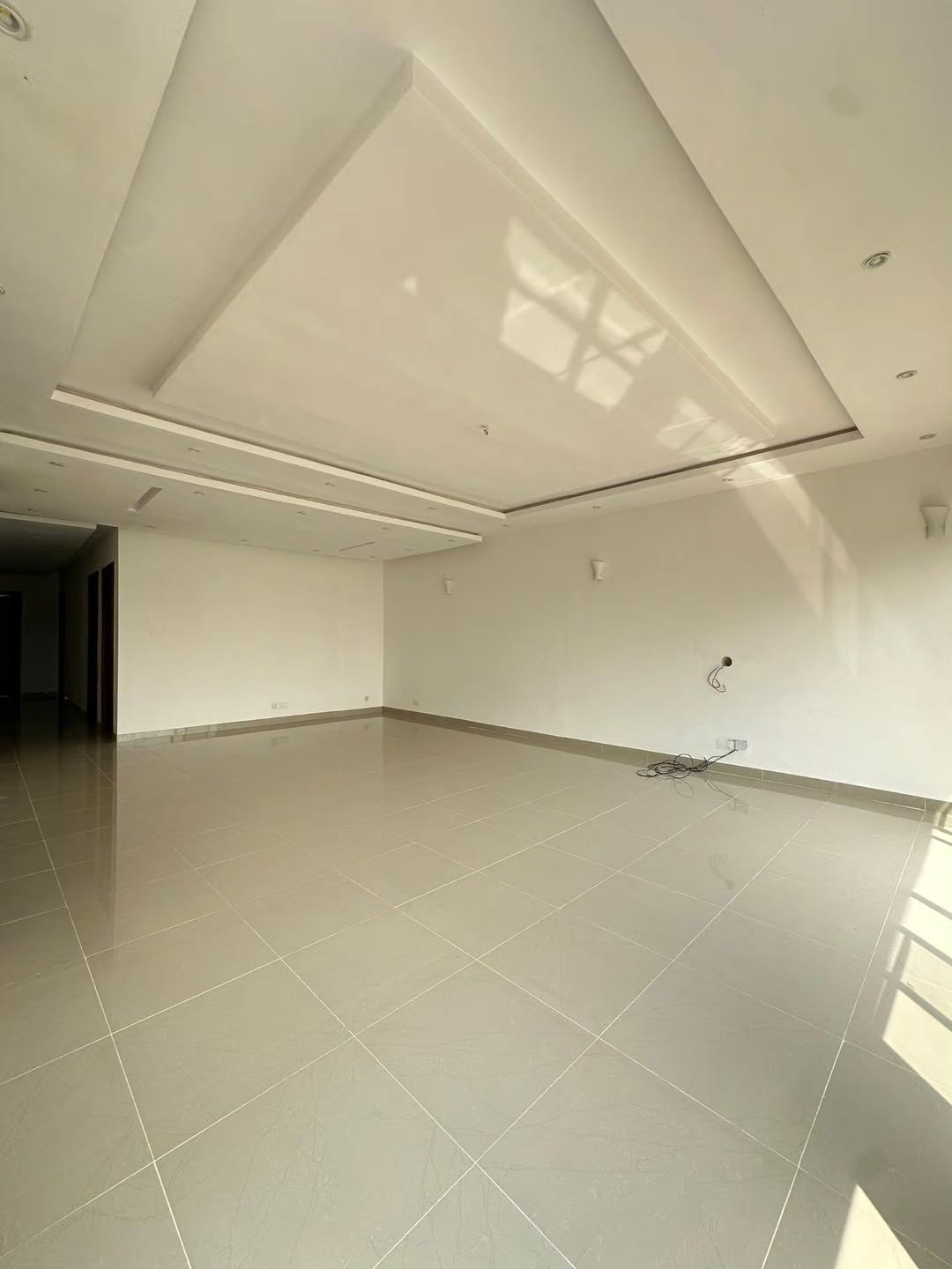 Waterfront Bliss: 3-Bed Apartment on Banana Island