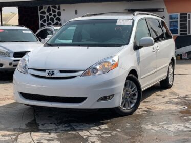 2008 Sienna: Low-Mileage Family Gem