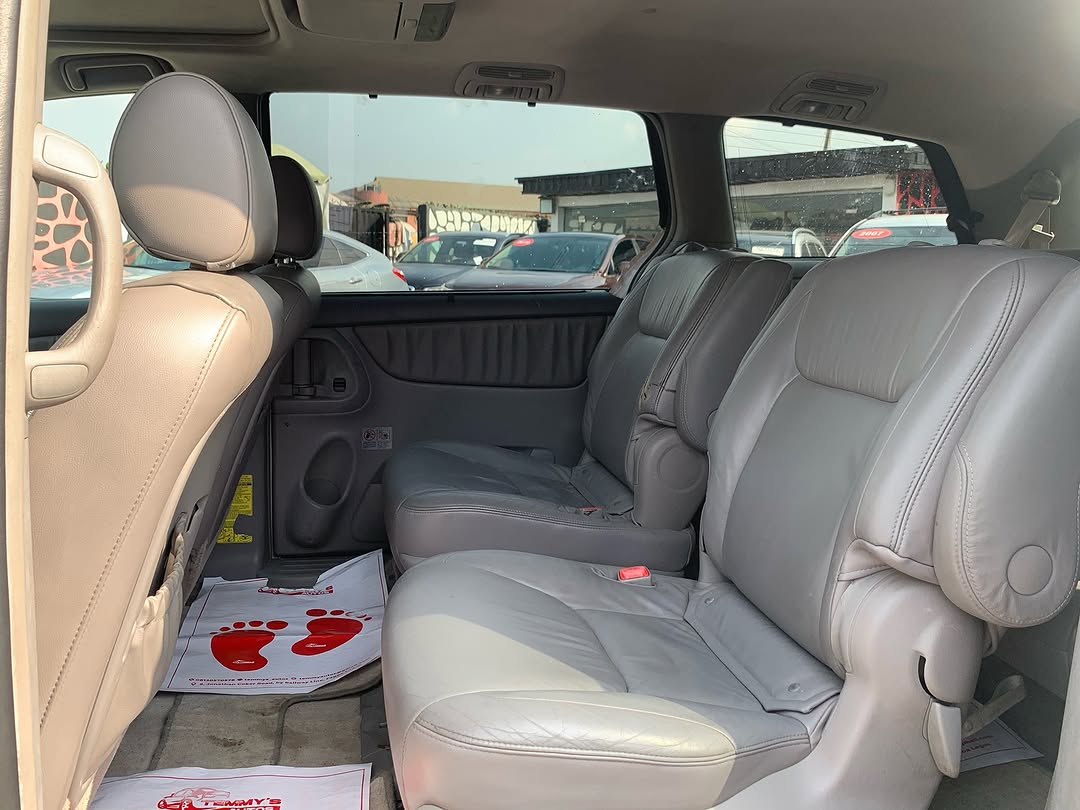 2008 Sienna: Low-Mileage Family Gem, Accident-Free