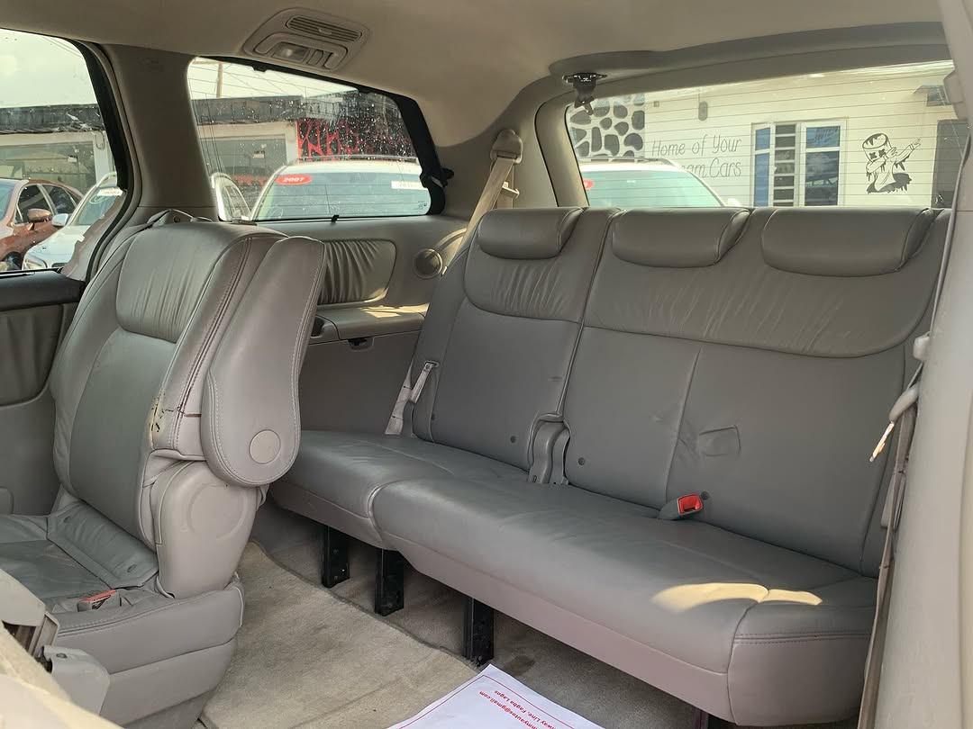 2008 Sienna: Low-Mileage Family Gem, Accident-Free