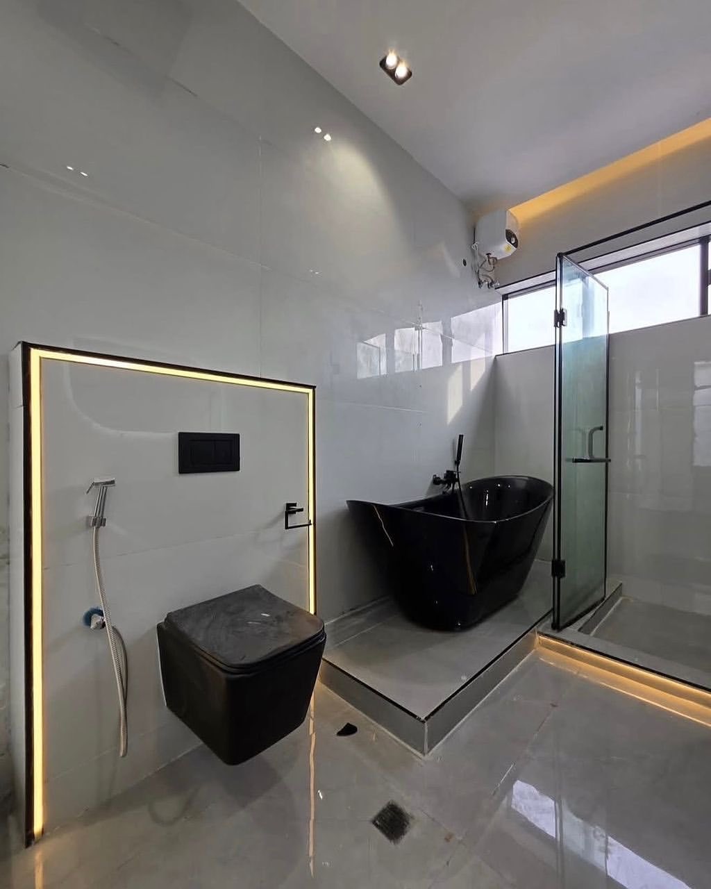 Sleek 5-Bed Dulex with Pool in Prime Lekki