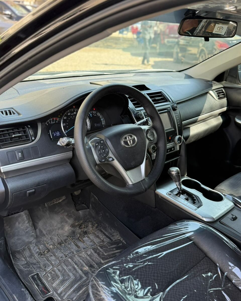 2014 Camry SE: Luxury Features, Duty-Paid & Ready