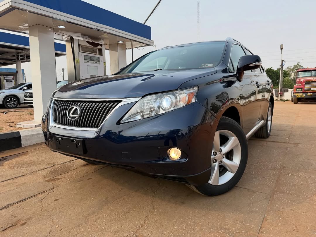 Luxury Lexus RX350: Pristine Foreign Used