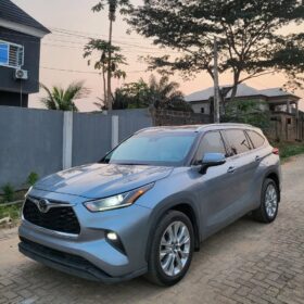 2022 Toyota Highlander: Mint