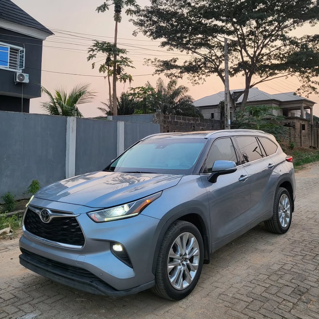 2022 Toyota Highlander: Mint, Fully Loaded, Duty Paid