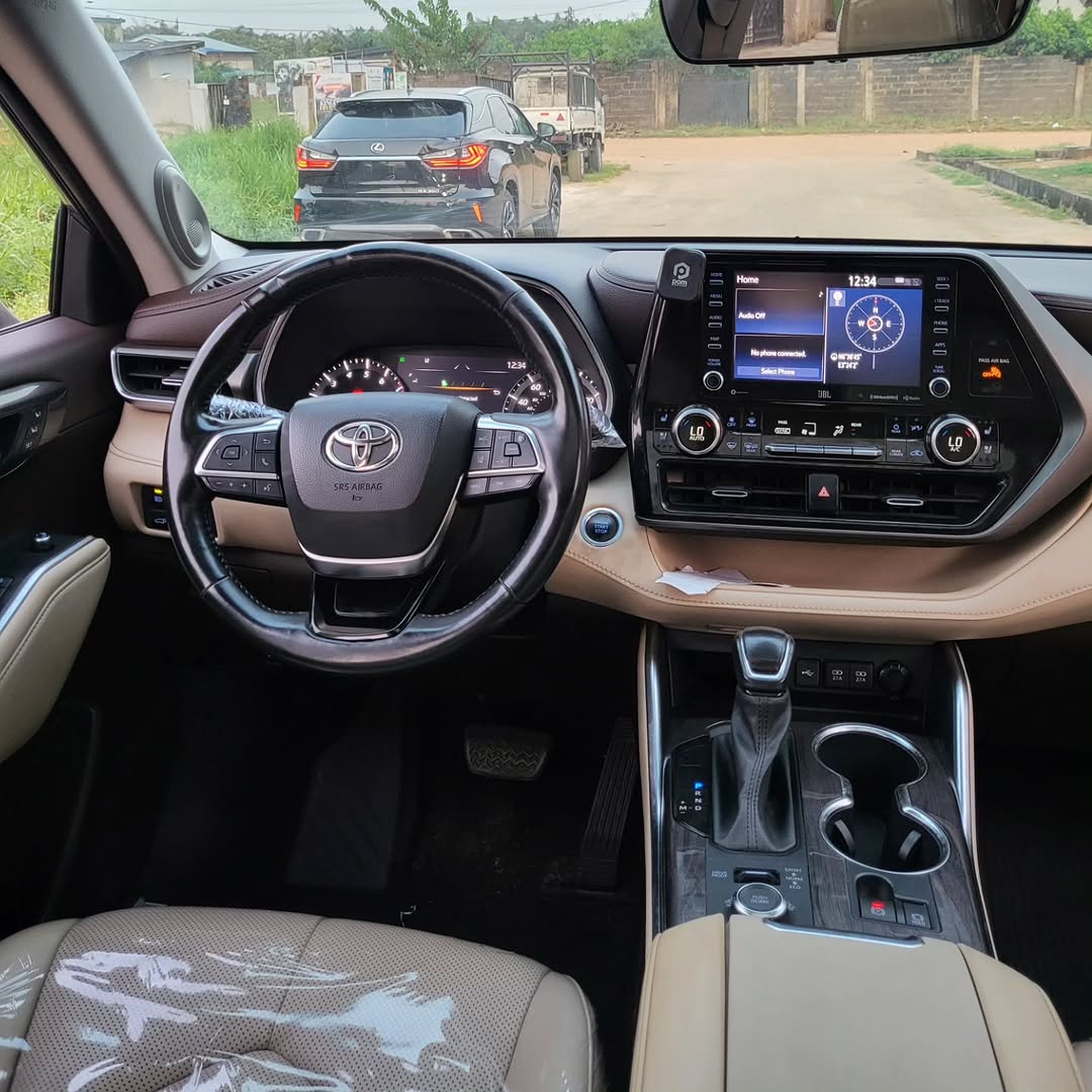 2022 Toyota Highlander: Mint, Fully Loaded, Duty Paid