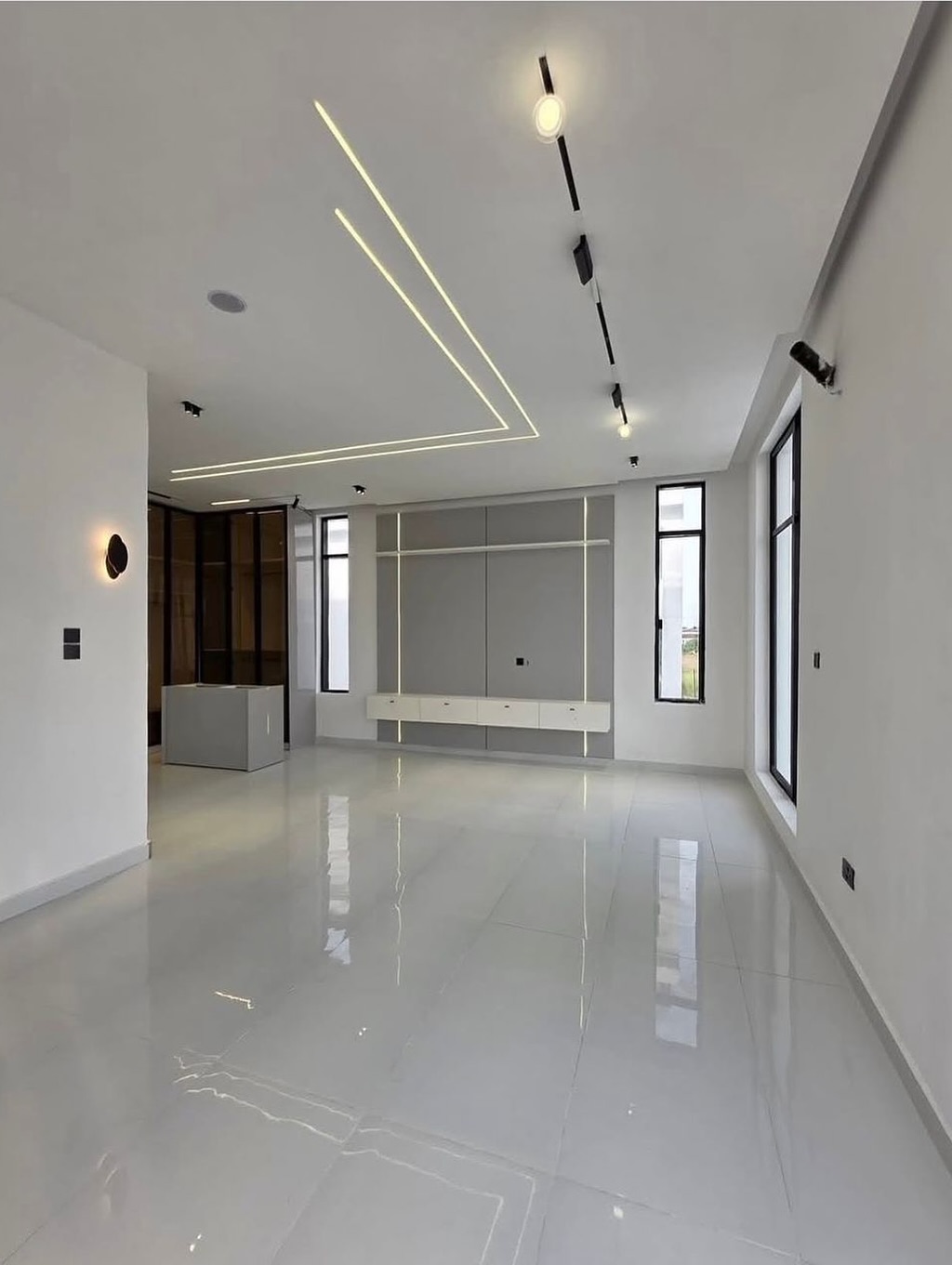 Opulent 5-Bed Dulex with Resort-Style Pool in Lekki