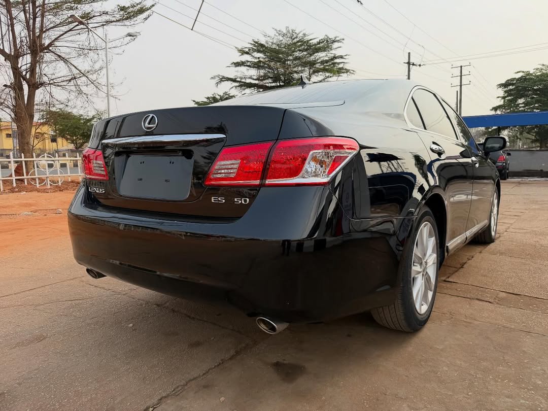 Luxury Redefined: 2010 Lexus ES 350