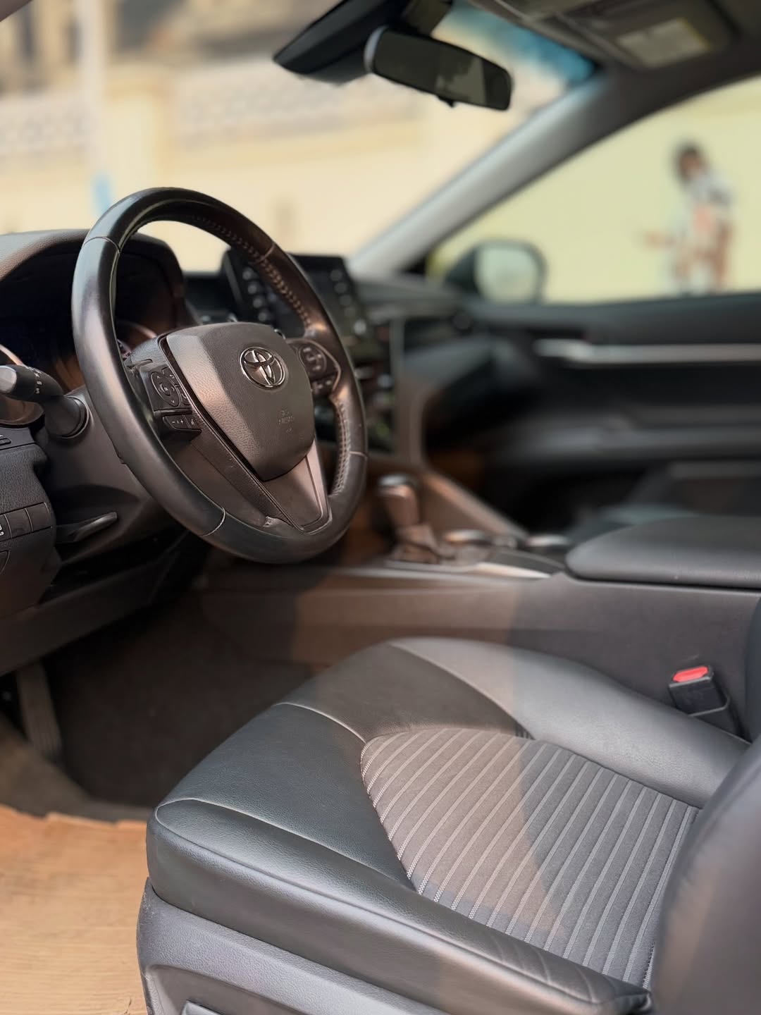 2021 Camry SE: Genuine Duty, Distressed Price!