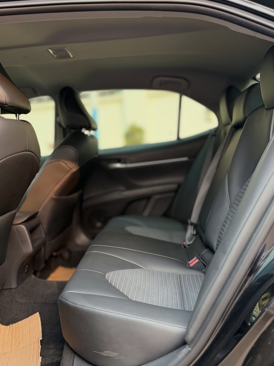 2021 Camry SE: Genuine Duty, Distressed Price!