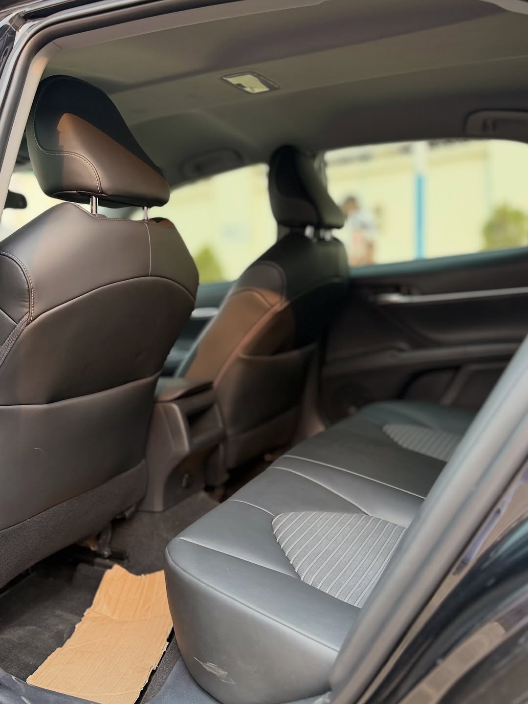 2021 Camry SE: Genuine Duty, Distressed Price!