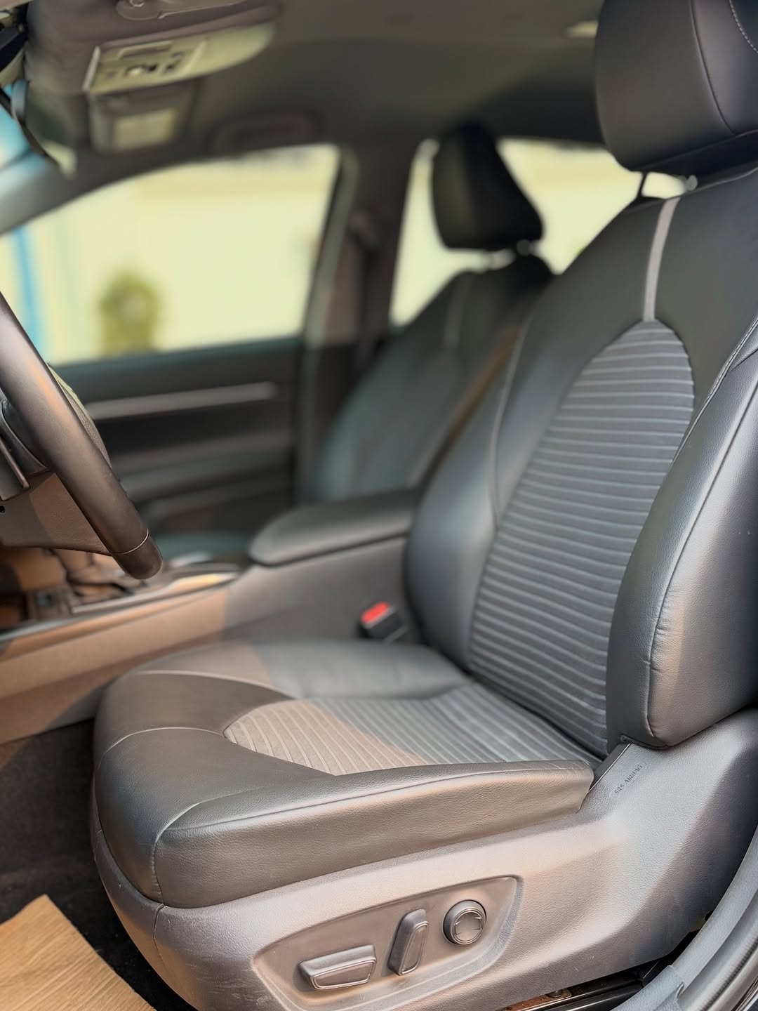 2021 Camry SE: Genuine Duty, Distressed Price!