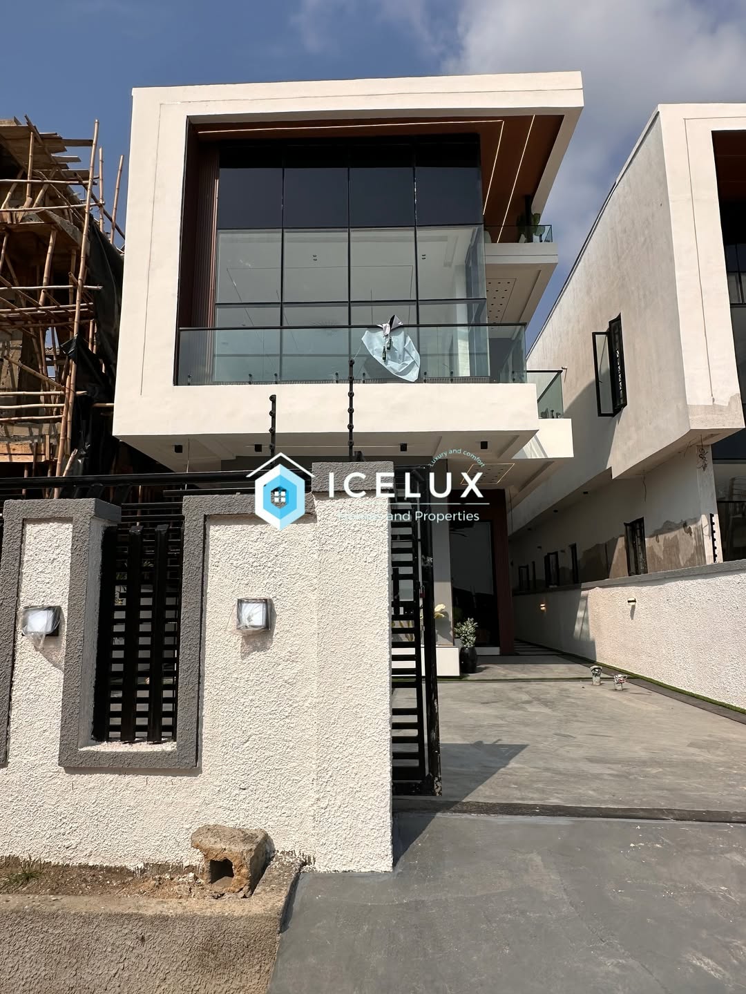 Lagos Luxury: 5-Bed Estate Home with Resort-Style Pool