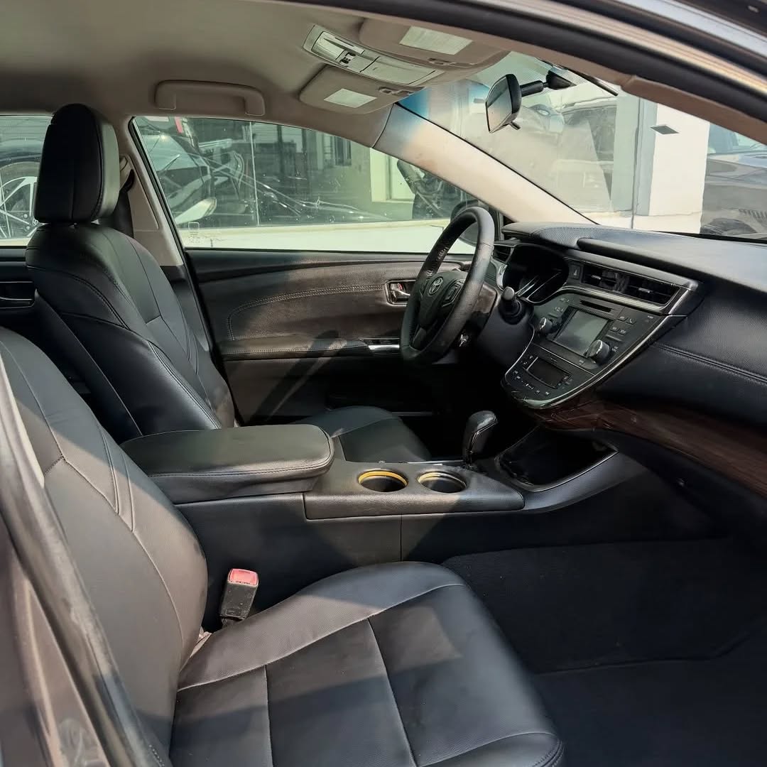 Luxury Sedan, Pre-Order Discount: 2014 Toyota Avalon