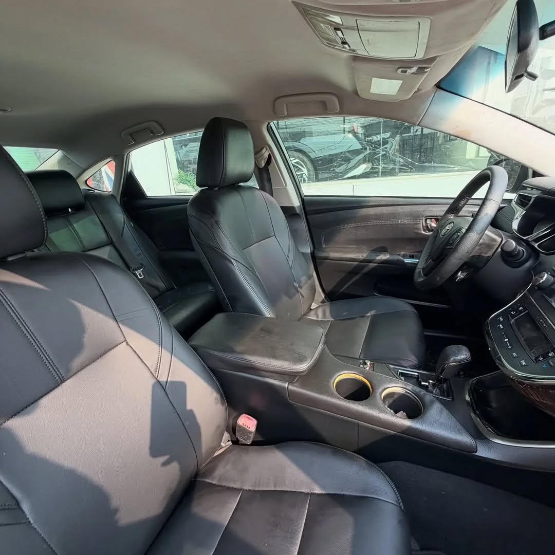 Luxury Sedan, Pre-Order Discount: 2014 Toyota Avalon