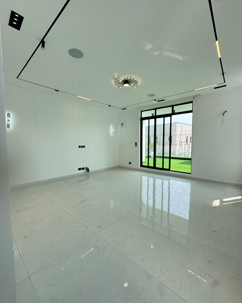 Cinematic Luxury: 5-Bed Duplex with Pool in Osapa London