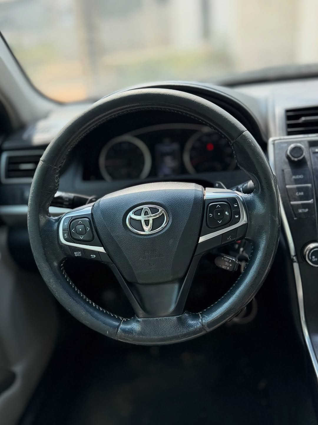 2016 Camry SE: Luxury Meets Value