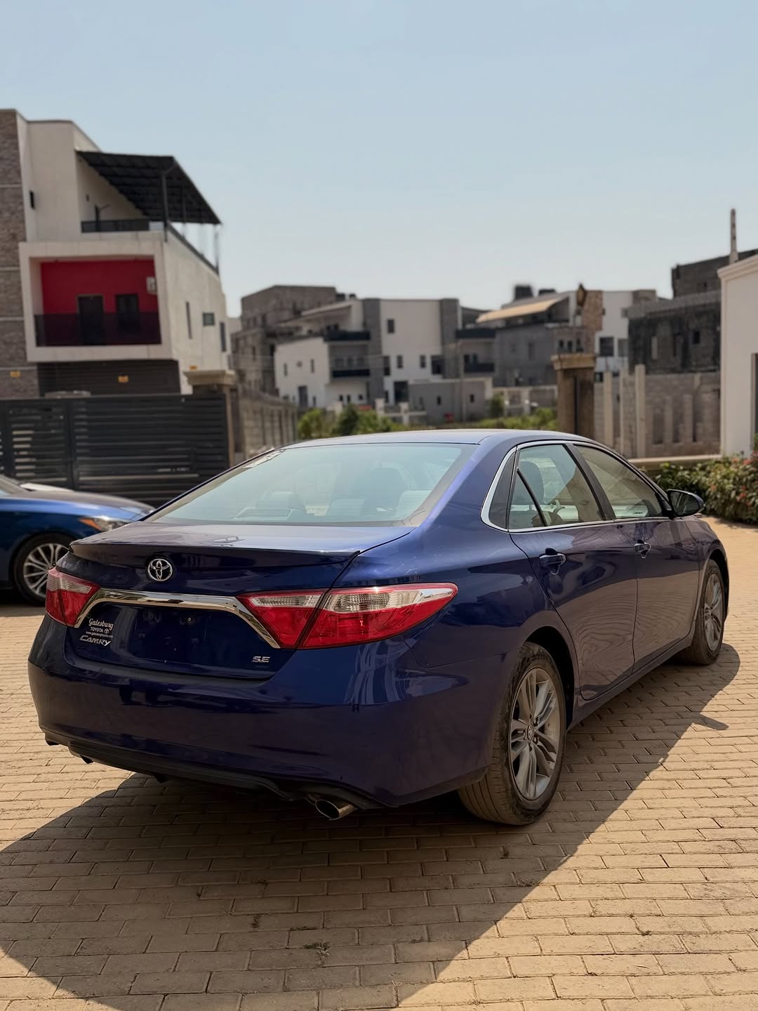 2016 Camry SE: Luxury Meets Value