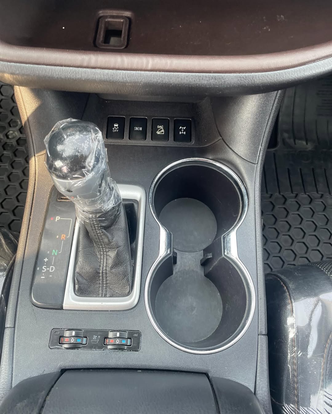 Luxury 2017 Highlander Limited AWD w/ Panoramic Sunroof