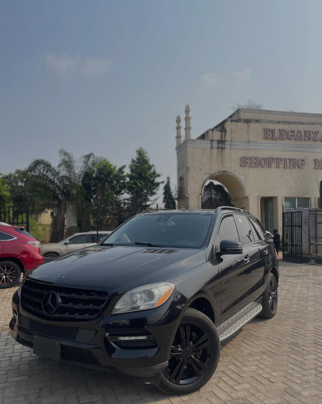 Luxury 2014 ML350: Panoramic Sunroof & 4Matic