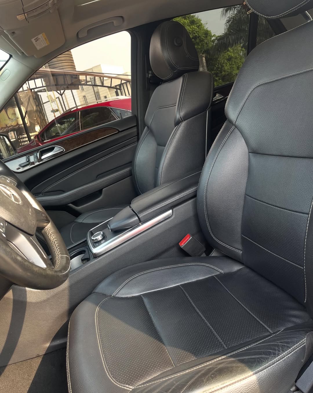 Luxury 2014 ML350: Panoramic Sunroof & 4Matic