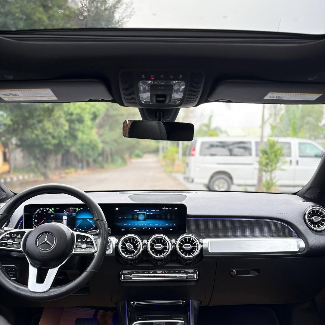 Luxury SUV: Full Option & Panoramic Roof