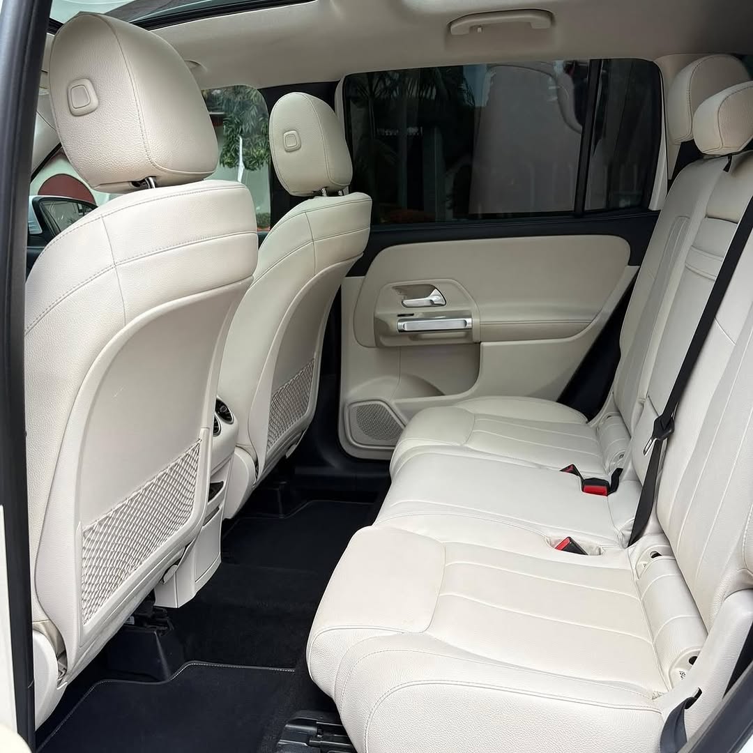 Luxury GLB SUV: Full Option & Panoramic Roof