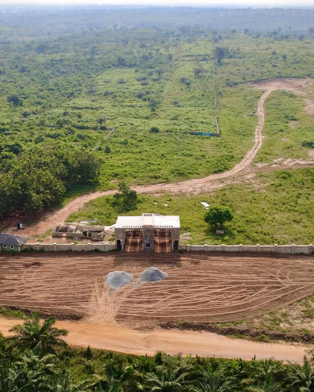 Eco-Luxury Haven: Agbowa’s Secure, Serene Investment