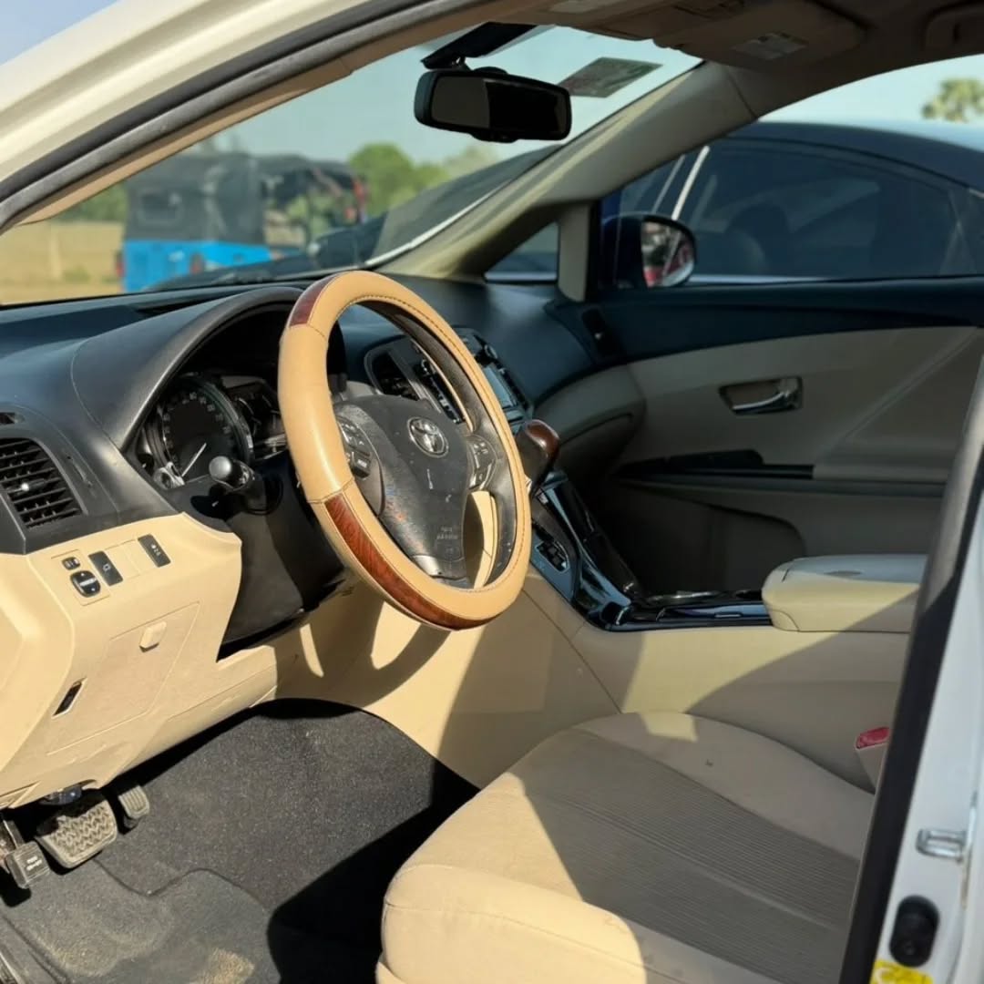 2012 Toyota Venza: Smooth, Clean & Ready to Drive