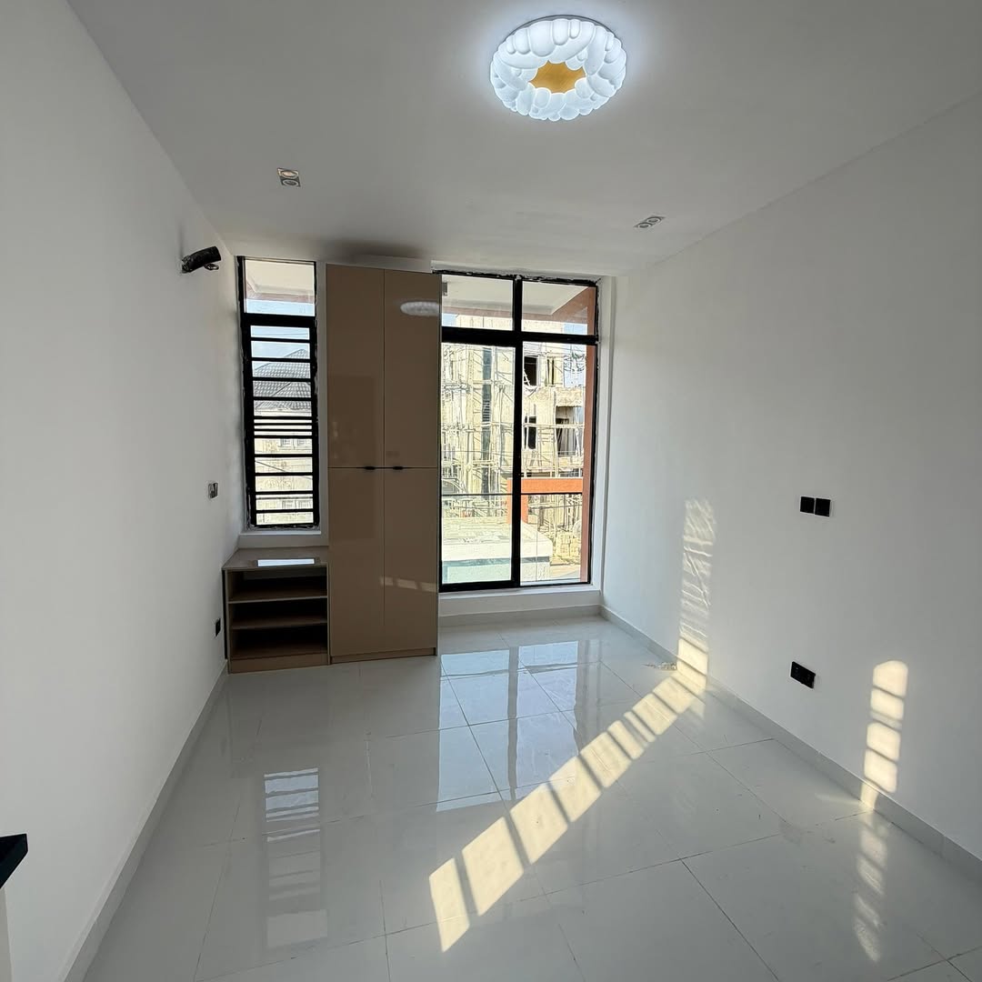 Sophisticated 2-Bed Serviced Gem in Ologolo Lekki