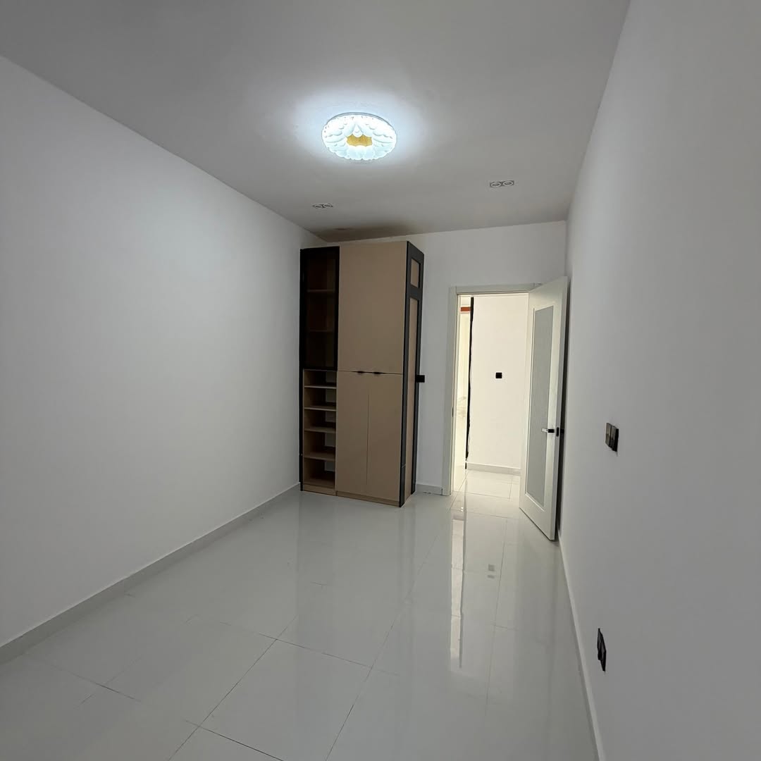 Sophisticated 2-Bed Serviced Gem in Ologolo Lekki
