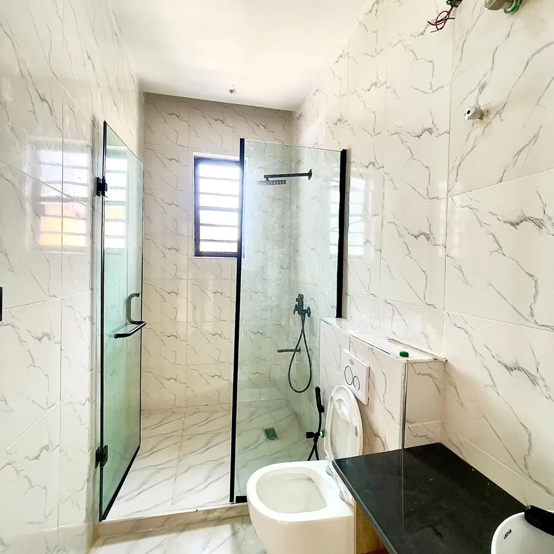 Sleek 4-Bed Duplex with Solar Power in Prime Lekki