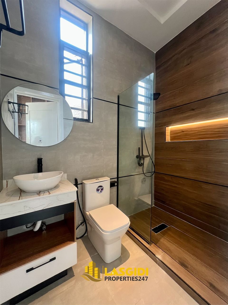 5-Bed Haven with Pool & BQ in Serene Sangotedo