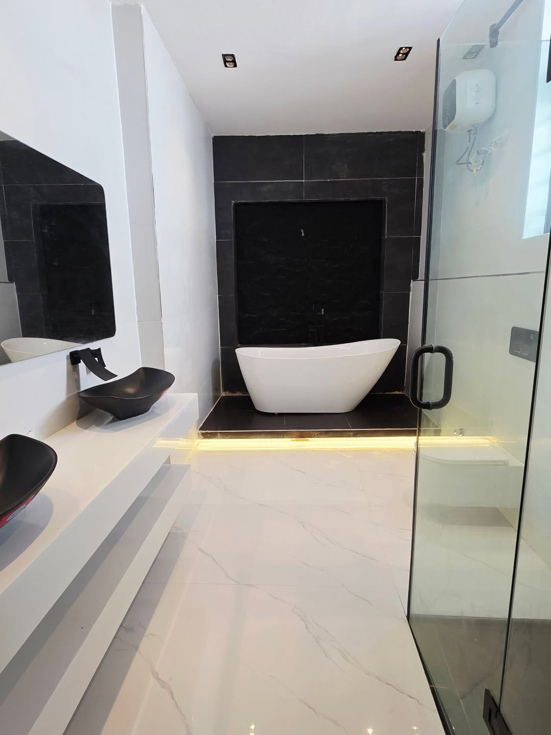 5-Bedroom Lekki Palace with Cinema & Pool