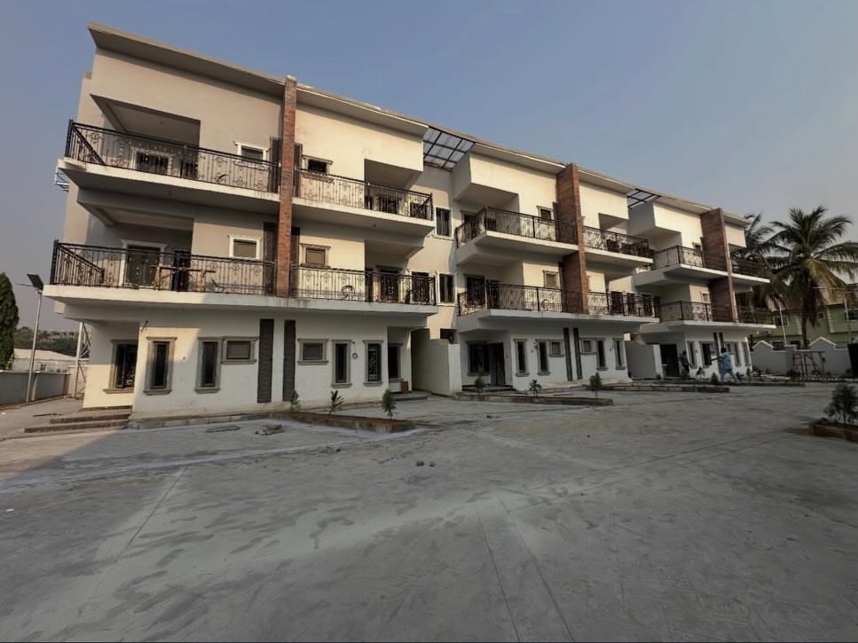 Serene Wuse Haven: 4BR Terrace Duplex with BQ