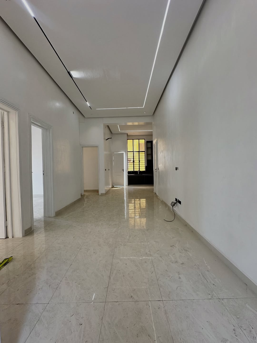 Lekki Phase One: 3Beds with Pool & Gym