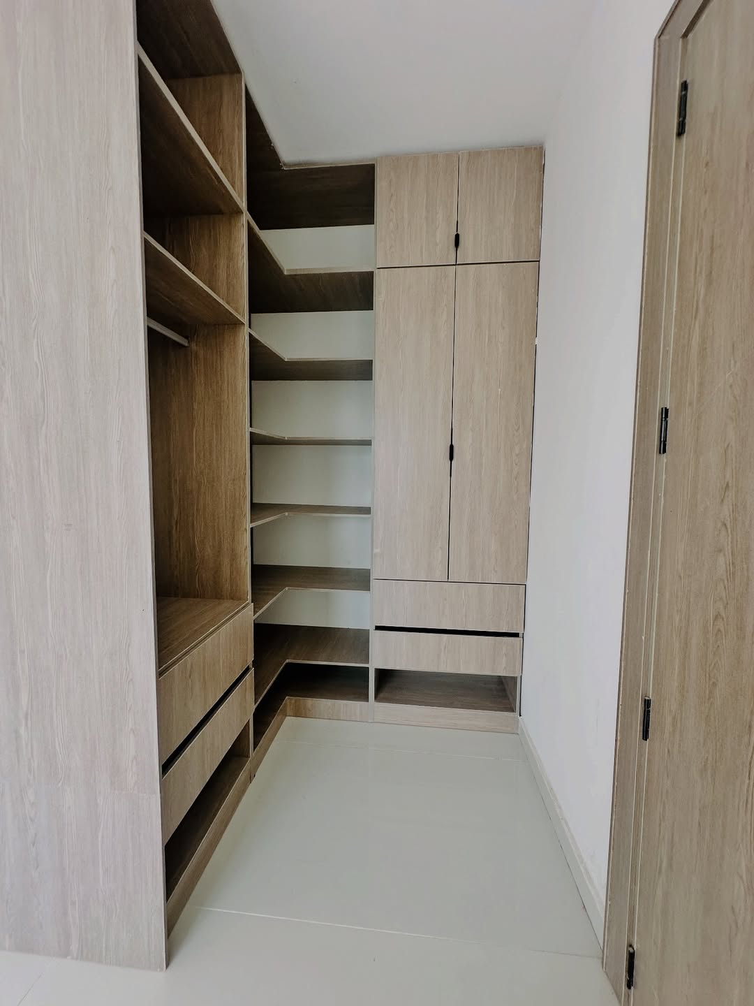 Lekki’s Finest 2-Bed Haven: Pool, Gym & Elevator