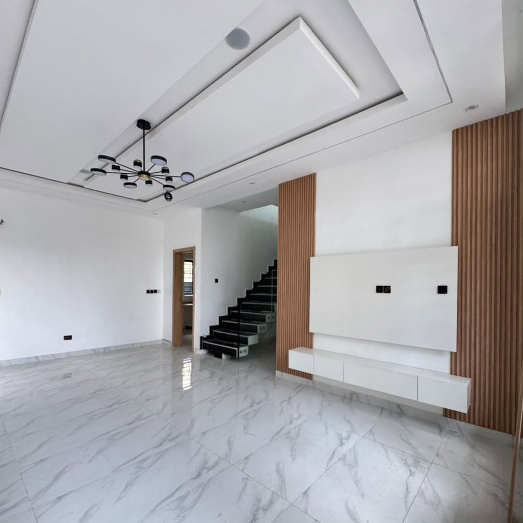 Stunning 4-Bed Duplex with BQ in Prime Ikota Estate