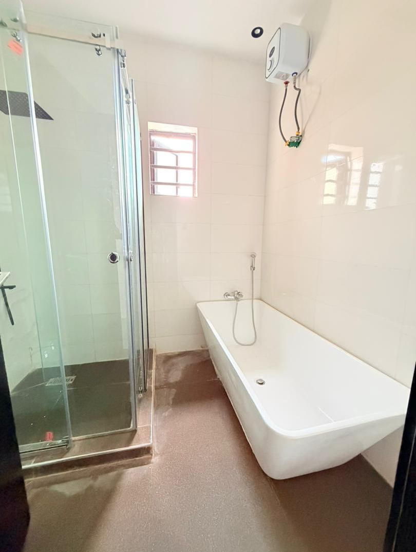 Elegant 5-Bed Duplex with BQ in Prime Ajao Estate