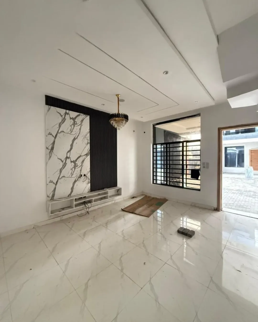 Elegant Ikota Duplex: Spacious 4BR with Solar & Balcony