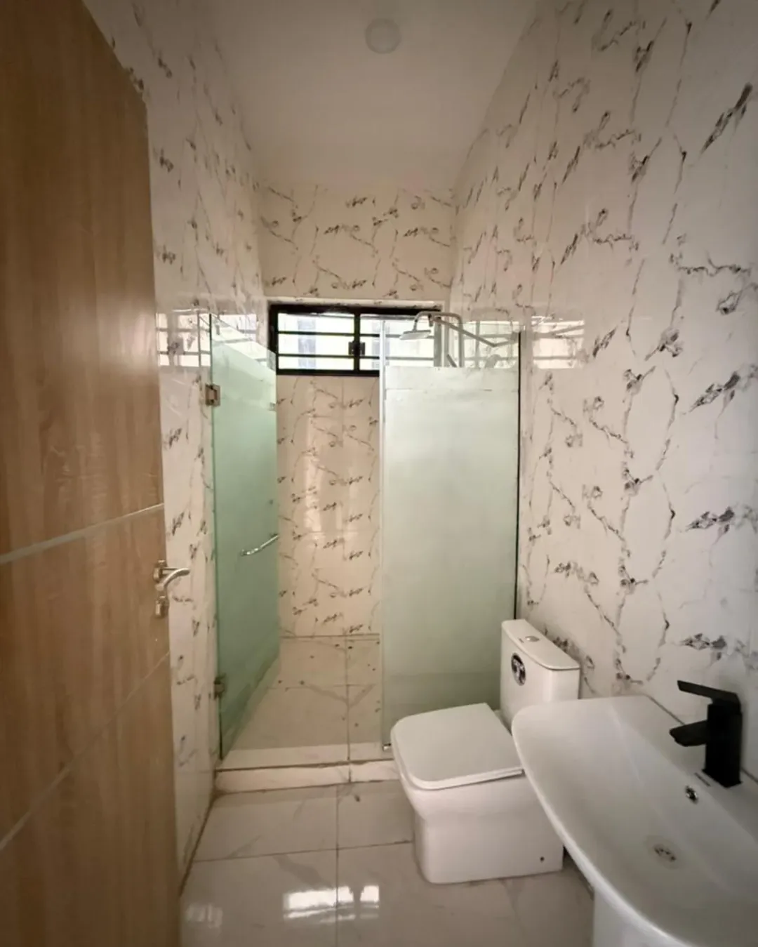 Elegant Ikota Duplex: Spacious 4BR with Solar & Balcony