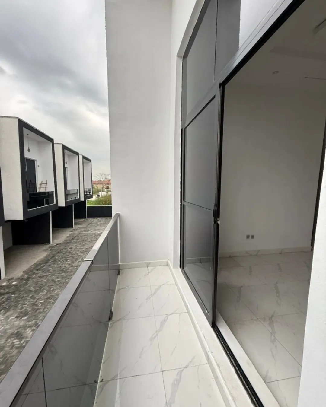 Elegant Ikota Duplex: Spacious 4BR with Solar & Balcony