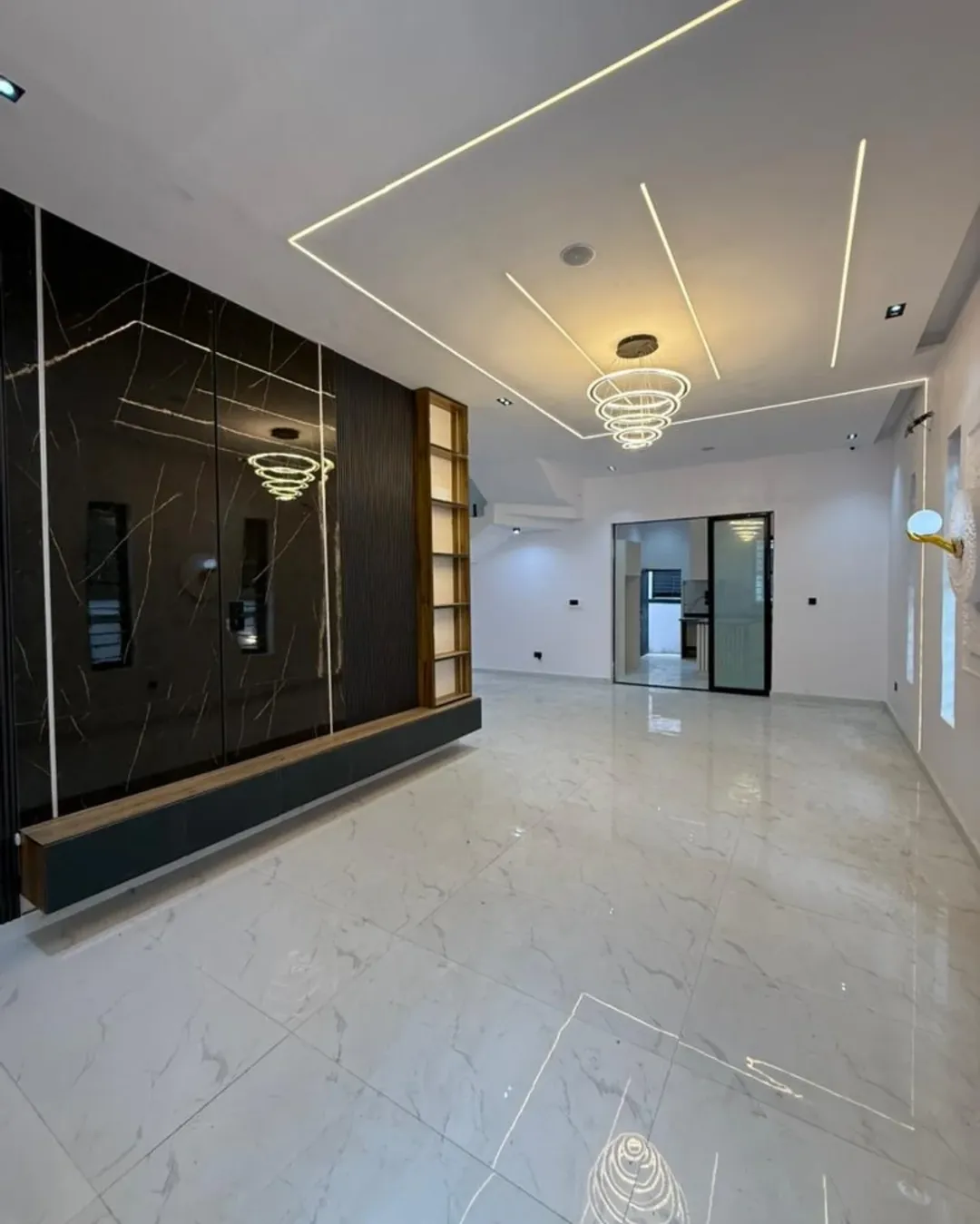 Ikota’s Ultimate 5-Bedroom Estate with Resort-Style Pool