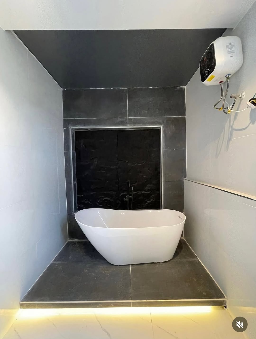 Lekki’s Ultimate 5-Bedroom Estate Oasis with Pool & Cinema