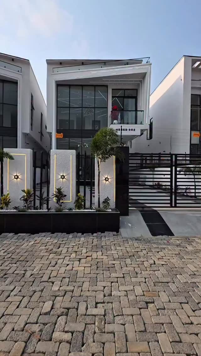 Stunning 5-Bed Duplex with Pool & BQ in Secure Lekki Estate